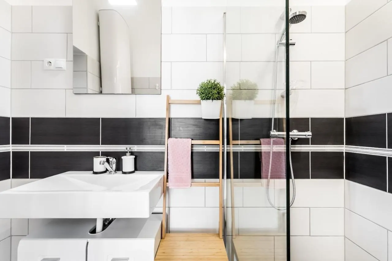 Apartment Sun-Splashed Retreat In The Heart Of A Vibrant Quarter Budapest